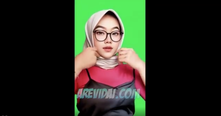 Hijab Mainin Anunya Sampai Berlendir Sekali Basah Kemana-mana