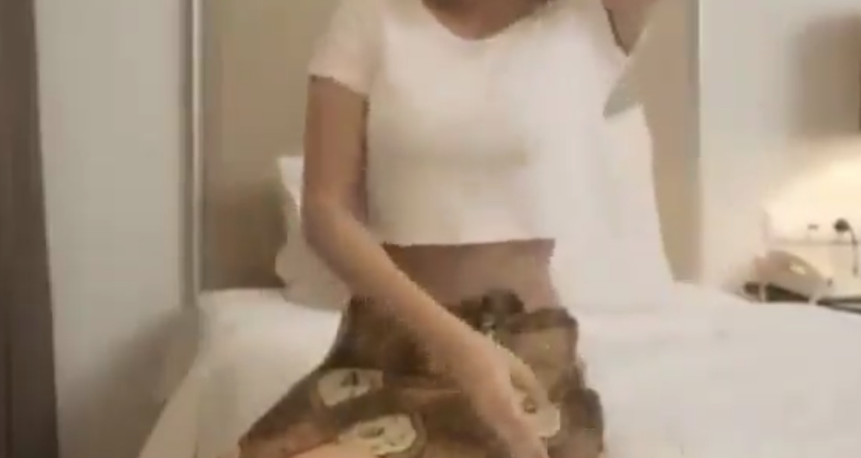 Tante Menghibur Ponakannya Sambil Iclik Video Tersebar Viral Di Medsos 2027