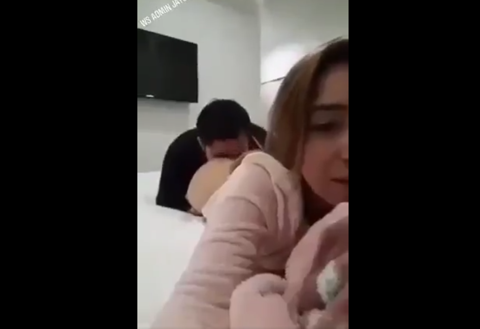 Viral Indo Langsung Trending Abg Yang Sangat Agresif Ketika di Iclik Oleh Tetangganya